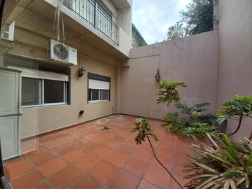 EXCELENTE 3 AMBIENTES CON PATIO APTO VIVIENDA Y PROFESIONAL