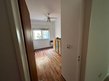 EXCELENTE 3 AMBIENTES CON PATIO APTO VIVIENDA Y PROFESIONAL