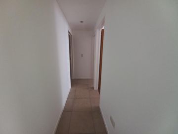 EXCELENTE 3 AMBIENTES CON PATIO APTO VIVIENDA Y PROFESIONAL