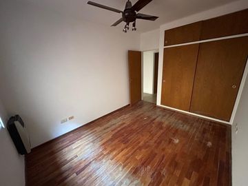 EXCELENTE 3 AMBIENTES CON PATIO APTO VIVIENDA Y PROFESIONAL