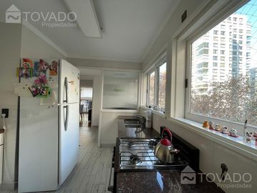 Piso de Categoría 4 Ambientes con cochera en Belgrano!