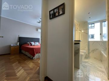 Piso de Categoría 4 Ambientes con cochera en Belgrano!