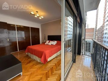 Piso de Categoría 4 Ambientes con cochera en Belgrano!