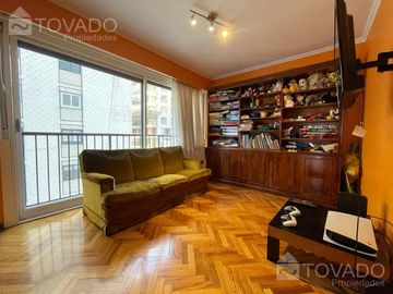 Piso de Categoría 4 Ambientes con cochera en Belgrano!