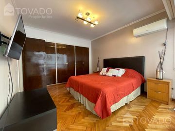 Piso de Categoría 4 Ambientes con cochera en Belgrano!