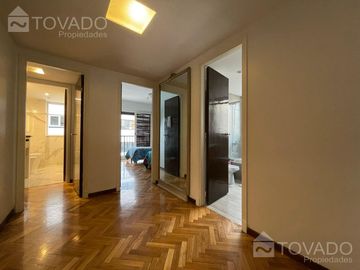 Piso de Categoría 4 Ambientes con cochera en Belgrano!
