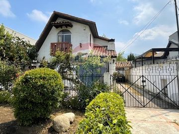 Amplia casa sector Alianza Francesa, Vitacura