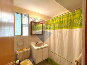Amplia casa sector Alianza Francesa, Vitacura