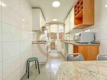 Departamento Providencia, excelente ubicación.
