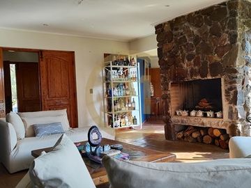 Espectacular Casa Colonial en Hacienda Chacabuco