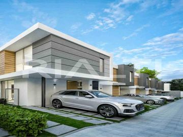 Casa en venta Tumbaco con jardín dentro de Conjunto Privado