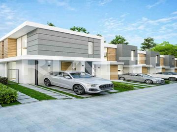 Casa en venta Tumbaco con jardín dentro de Conjunto Privado