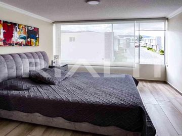 Casa en venta Tumbaco con amplio jardín dentro de Conjunto Privado