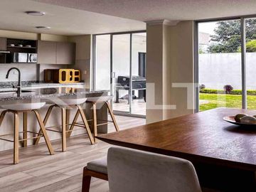 Casa en venta Tumbaco con amplio jardín dentro de Conjunto Privado
