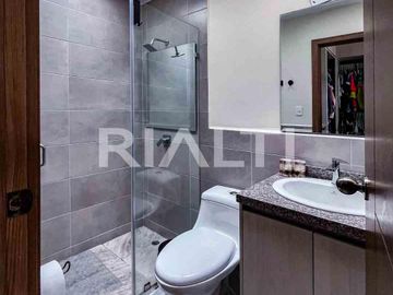 Casa en venta Tumbaco con amplio jardín dentro de Conjunto Privado