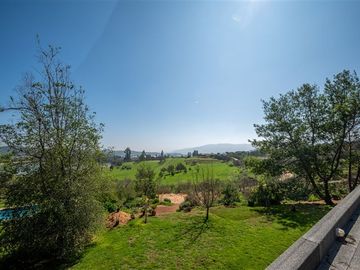 Casa en Venta en Interior Club de Golf Huinganal, Limache