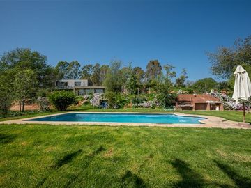 Casa en Venta en Interior Club de Golf Huinganal, Limache
