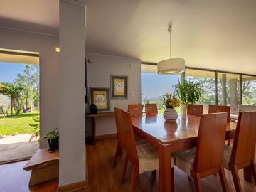 Casa en Venta en Interior Club de Golf Huinganal, Limache