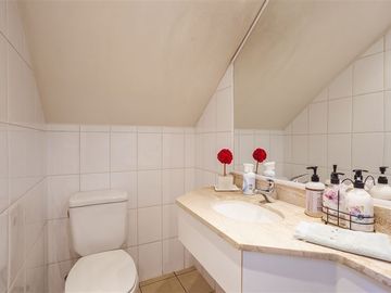 Casa en Venta en San Carlos de Apoquindo / San Ramon