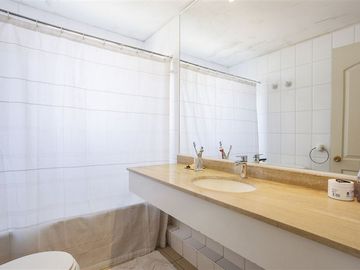 Casa en Venta en San Carlos de Apoquindo / San Ramon