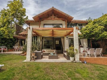 Casa en Venta en Los Dominicos - Camino Mirasol / El Alba