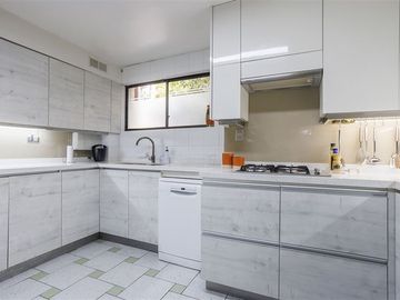 Casa en Venta en Los Dominicos - Camino Mirasol / El Alba