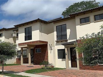 Venta Casa 2 Plantas, 3 Dormitorios. Urbanización Costa Brisa, Km 19.5 vía a la Costa (mfv-aqt)