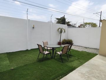 Venta Casa 2 Plantas, 3 Dormitorios. Urbanización Costa Brisa, Km 19.5 vía a la Costa (mfv-aqt)