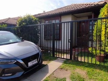 Casa en Venta en A pasos del mall Tobalaba