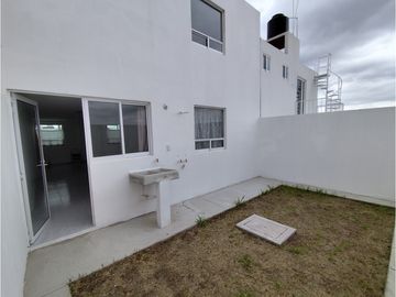 Se vende casa nueva, fracc. Los Minerales en Pachuquilla, Hgo.