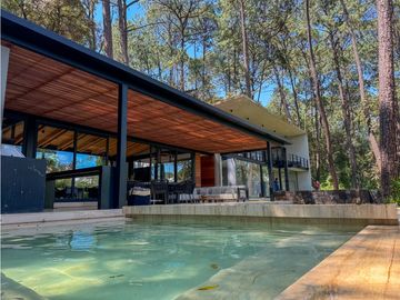 Casa en Venta en Avándaro Valle de Bravo