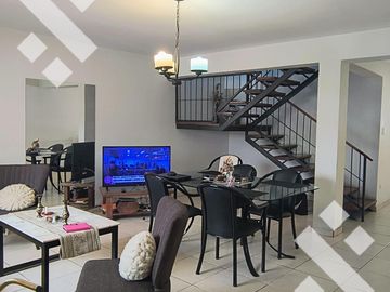 Venta/Permuta amplio duplex en Mendoza capital por depto en Neuquen
