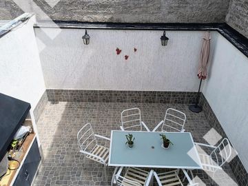 Venta/Permuta amplio duplex en Mendoza capital por depto en Neuquen