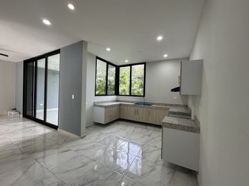 Casa nueva en venta en privada Altozano, carretera Mérida -Progreso.