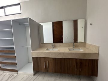 Casa nueva en venta en privada Altozano, carretera Mérida -Progreso.