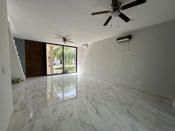 Casa nueva en venta en privada Altozano, carretera Mérida -Progreso.