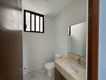 Casa nueva en venta en privada Altozano, carretera Mérida -Progreso.