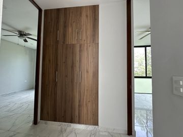 Casa nueva en venta en privada Altozano, carretera Mérida -Progreso.