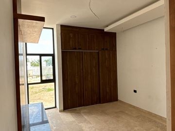 Casa en venta con paneles solares y amenidades en Cholul