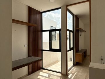 Casa en venta con paneles solares y amenidades en Cholul