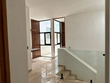 Casa en venta con paneles solares y amenidades en Cholul