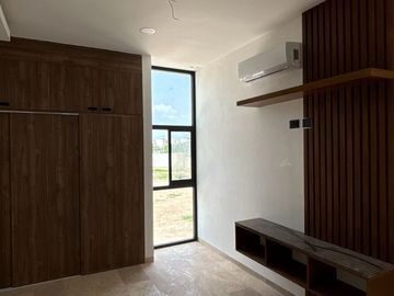 Casa en venta con paneles solares y amenidades en Cholul