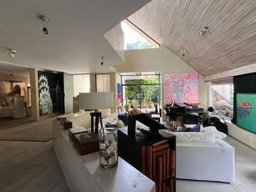CASA EN BOSQUES  CON DETALLES ÚNICOS