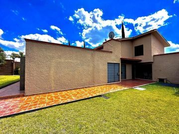 Venta Casas 1 Piso (1,000m2) | Villas del Meson | Qro76 | $8.8mdp