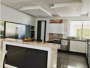 SE VENDE CASA DE LUJO EN VILLA CAMPESTRE