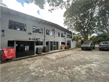 Edificio en venta ubicado en LA BOCA Zona del Canal