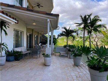 Se vende apartamento de playa en Buenaventura - Rio Hato.