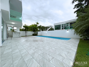 VENTA CASA DE ESQUINA CON PISCINA EN COSTA SUR, COSTA ESMERALDA (8)