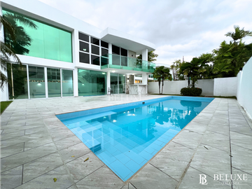 VENTA CASA DE ESQUINA CON PISCINA EN COSTA SUR, COSTA ESMERALDA (8)