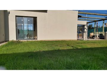 CASA · VENTA BARRIO PRIVADO· OLIVOS DE PALMA · 3  DORMITORIOS